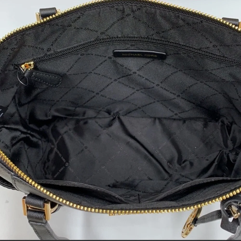 MICHAEL KORS CHARLOTTE LARGE TOP ZIP TOTE BLACK